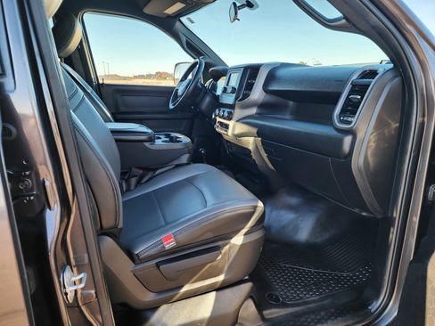 Used 2021 RAM 2500 Tradesman w/ Chrome Appearance Group image 15