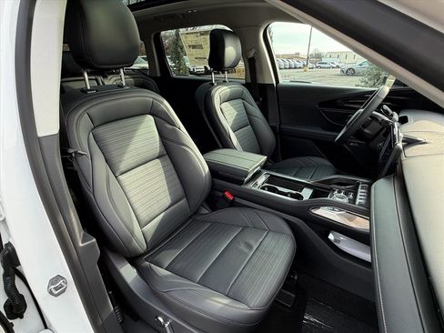 New 2026 Lincoln Nautilus Reserve image 12