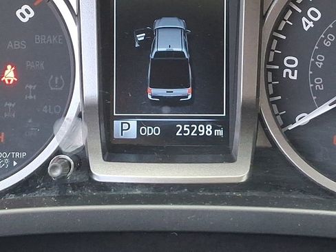 Used 2022 Toyota Tacoma SR5 AWD/4WD image 20