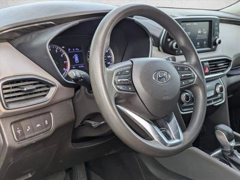 Used 2019 Hyundai Santa Fe SE image 4