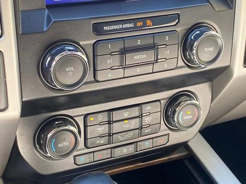 Used 2020 Ford F150 Lariat image 26