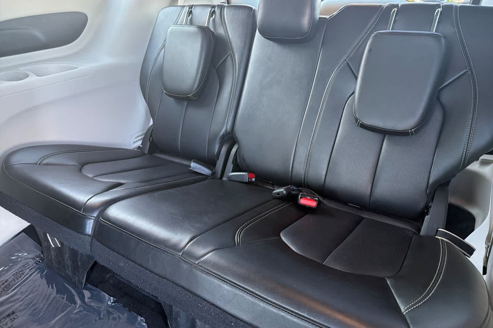 Used 2024 Chrysler Pacifica Touring-L FWD image 15