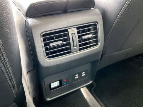 Certified 2025 Nissan Rogue SL w/ SL Premium Package FWD image 33