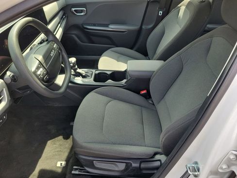 Used 2025 Kia K4 LXS FWD image 17
