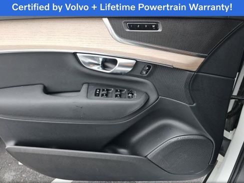 Certified 2025 Volvo XC90 B6 Plus image 8