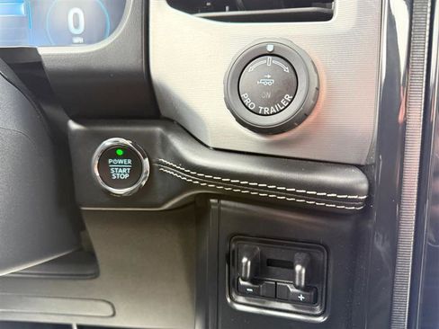 Used 2022 Ford F150 Lightning Platinum image 26