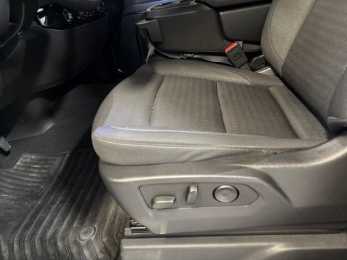 Used 2024 Chevrolet Silverado 1500 LT AWD/4WD image 16