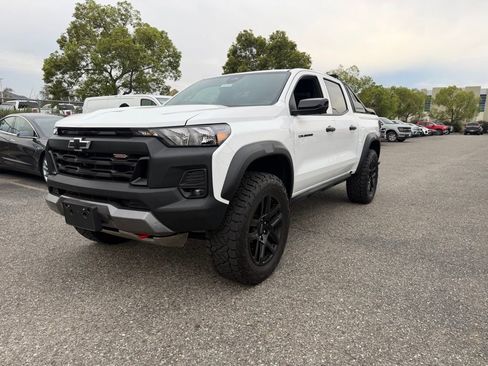 Used 2025 Chevrolet Colorado Trail Boss w/ Midnight Edition image 1