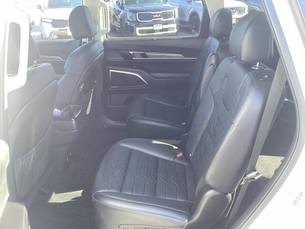 Used 2020 Kia Telluride SX w/ SX Prestige Package AWD/4WD image 18