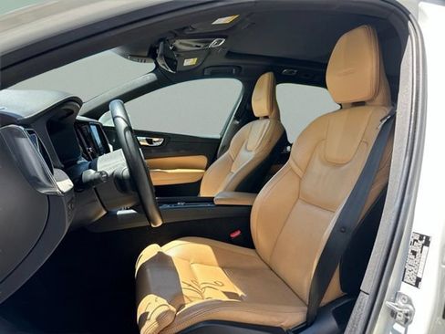Used 2019 Volvo XC60 T6 Inscription w/ Protection Package Premier AWD/4WD image 13