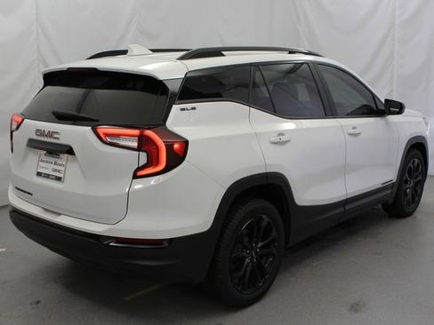 Used 2022 GMC Terrain SLE w/ Driver Convenience Package FWD image 10