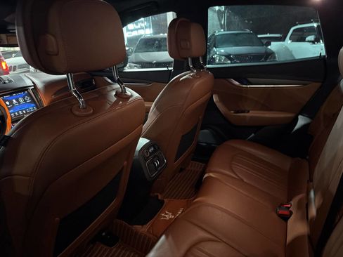 Used 2017 Maserati Levante S image 9