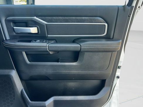 Used 2024 RAM 2500 Big Horn w/ Sport Appearance Package image 17