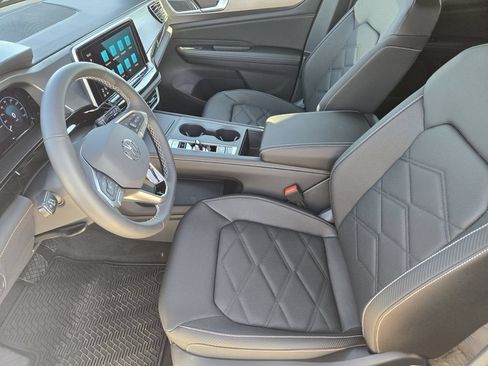 New 2026 Volkswagen Atlas Cross Sport SE FWD image 12