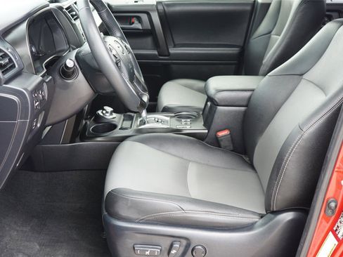 Used 2020 Toyota 4Runner SR5 Premium AWD/4WD image 10