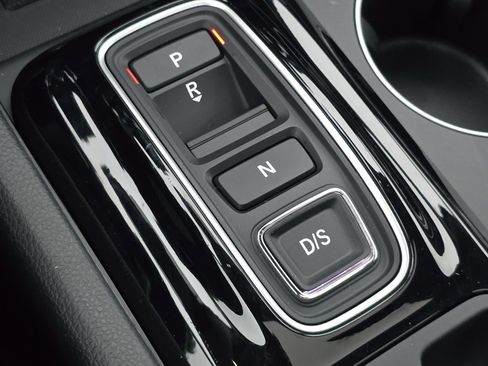 New 2025 Honda Pilot Touring image 33