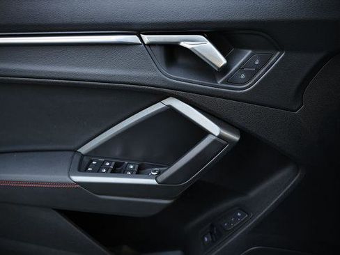 Certified 2025 Audi Q3 2.0T Premium Plus image 14