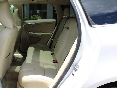 Used 2015 Volvo XC60 T6 Platinum AWD/4WD image 32