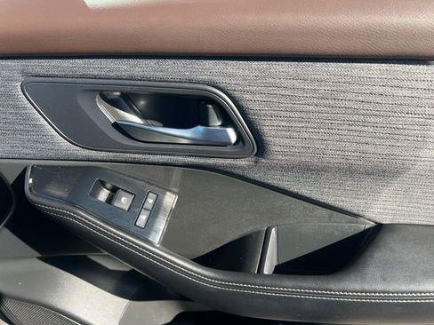 Used 2023 Nissan Rogue SV image 33