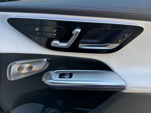 New 2026 Mercedes-Benz GLC 300 image 33