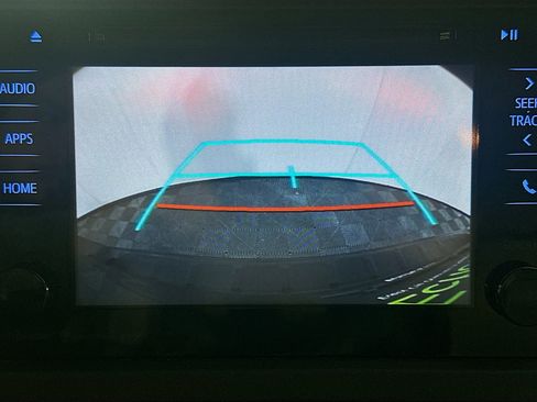 Used 2017 Toyota Sienna LE image 21