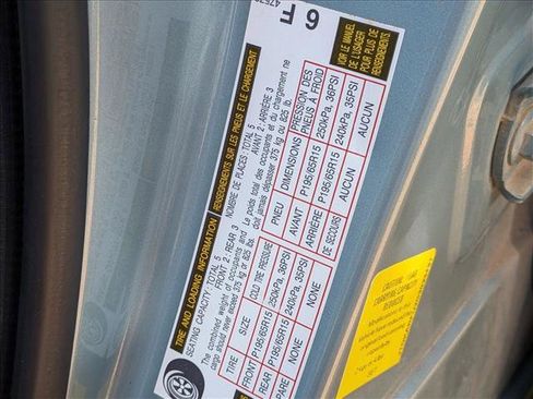 Used 2016 Toyota Prius Four FWD image 17