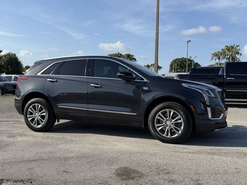 Used 2022 Cadillac XT5 Premium Luxury FWD image 2