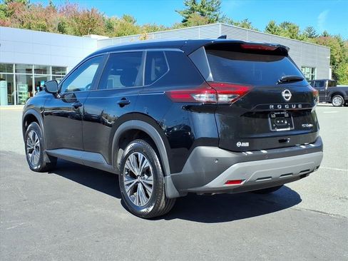 Used 2022 Nissan Rogue SV w/ SV Premium Package image 11