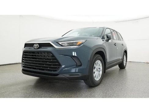 New 2026 Toyota Grand Highlander XLE FWD image 32