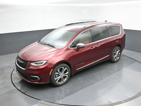 Used 2022 Chrysler Pacifica Pinnacle image 46