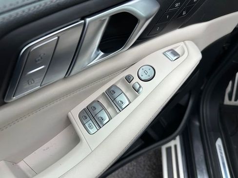 Used 2022 BMW X7 xDrive40i w/ M Sport Package image 20