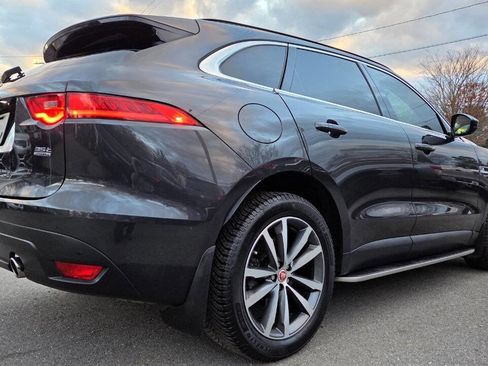 Used 2017 Jaguar F-PACE Prestige image 16