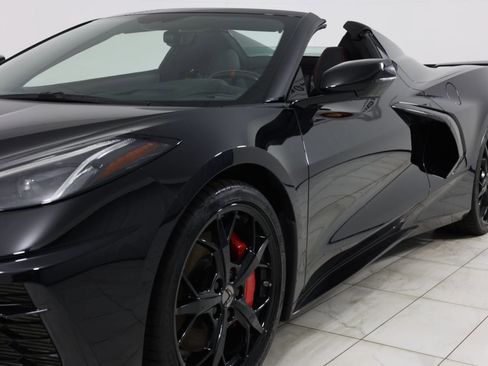 Used 2022 Chevrolet Corvette Stingray Premium Conv w/ Z51 Performance Package RWD image 46