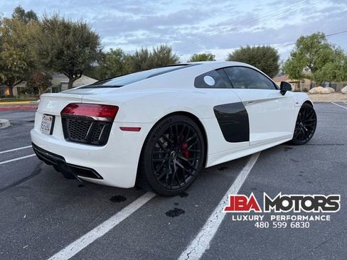 Used 2018 Audi R8 V10 w/ Carbon Exterior Package image 3
