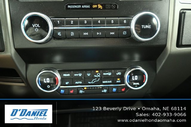 Used 2019 Ford Expedition XLT w/ Equipment Group 202A AWD/4WD image 32