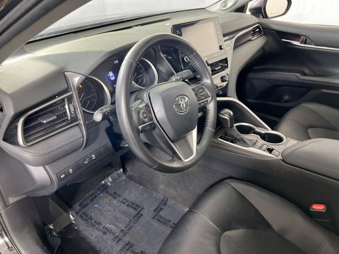 Used 2021 Toyota Camry XLE w/ Navigation Package FWD image 9