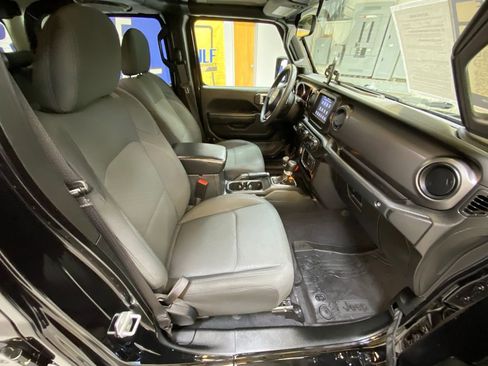 Used 2022 Jeep Gladiator Sport AWD/4WD image 26