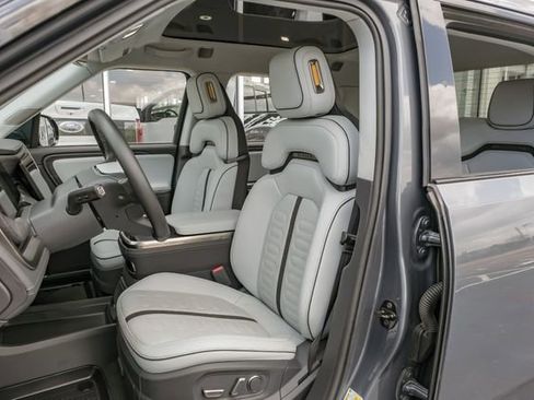 Used 2023 Rivian R1T Adventure image 37