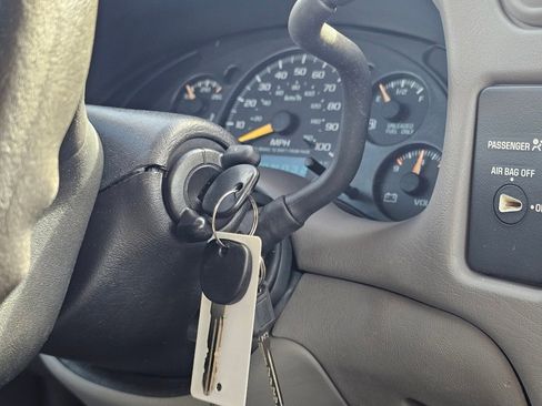 Used 1999 Chevrolet S10 Pickup LS w/ Preferred Equipment Group image 7