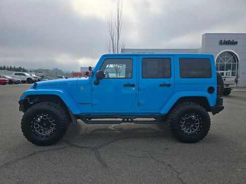 Used 2017 Jeep Wrangler Unlimited Rubicon w/ Connectivity Group image 2