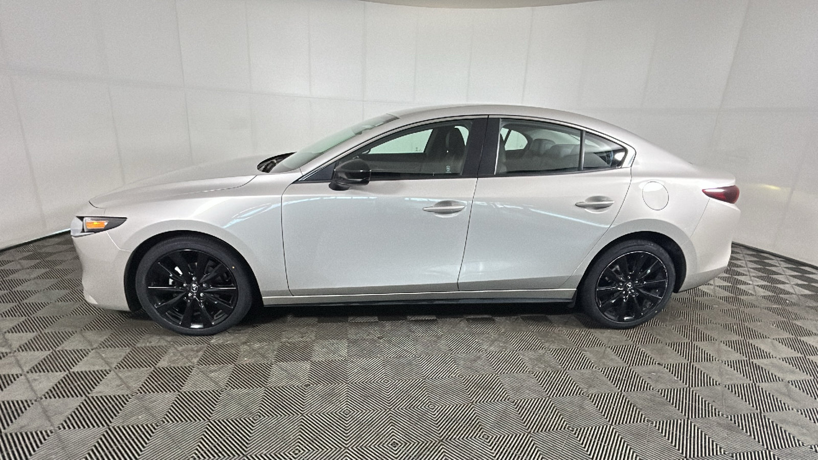 Used 2024 MAZDA MAZDA3 s FWD image 6