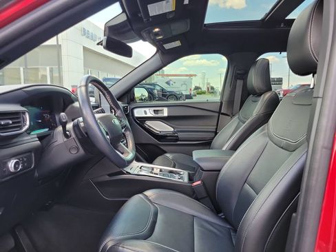 Certified 2022 Ford Explorer ST w/ Equipment Group 401A AWD/4WD image 18