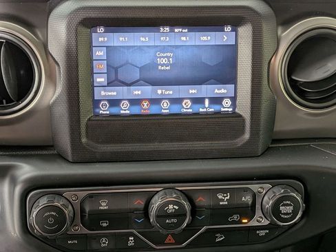 Used 2019 Jeep Wrangler Unlimited Sport S AWD/4WD image 18
