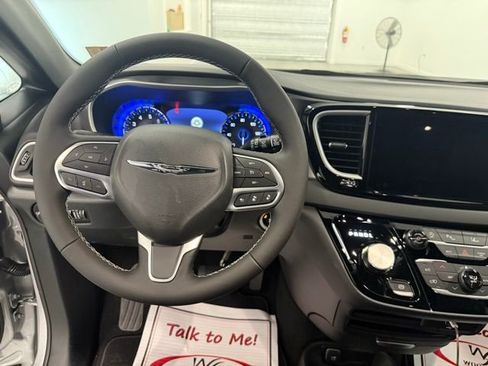 New 2026 Chrysler Voyager LX image 18