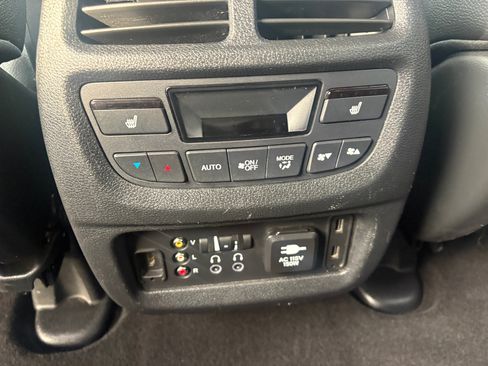 Used 2012 Honda Pilot Touring image 10