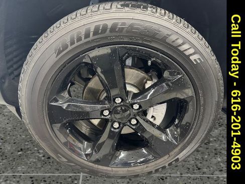 Used 2025 Jeep Grand Cherokee Altitude image 24