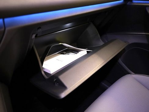 New 2026 Volkswagen Tiguan SE image 22