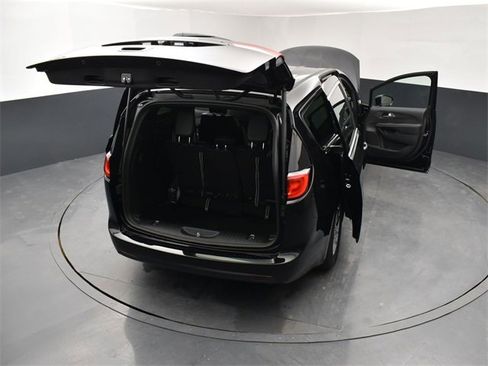 New 2026 Chrysler Voyager LX image 29