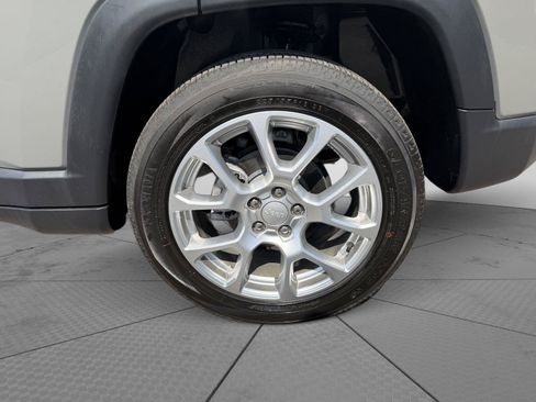 Used 2023 Jeep Compass Latitude AWD/4WD image 4