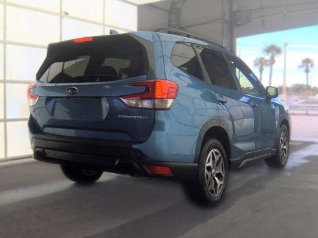 Used 2019 Subaru Forester Premium AWD/4WD image 4